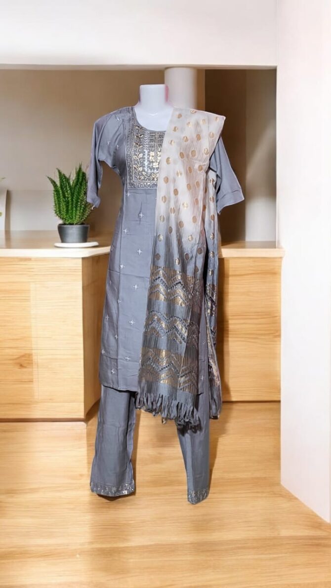 Reyon Work Three Piece Salwar Suit