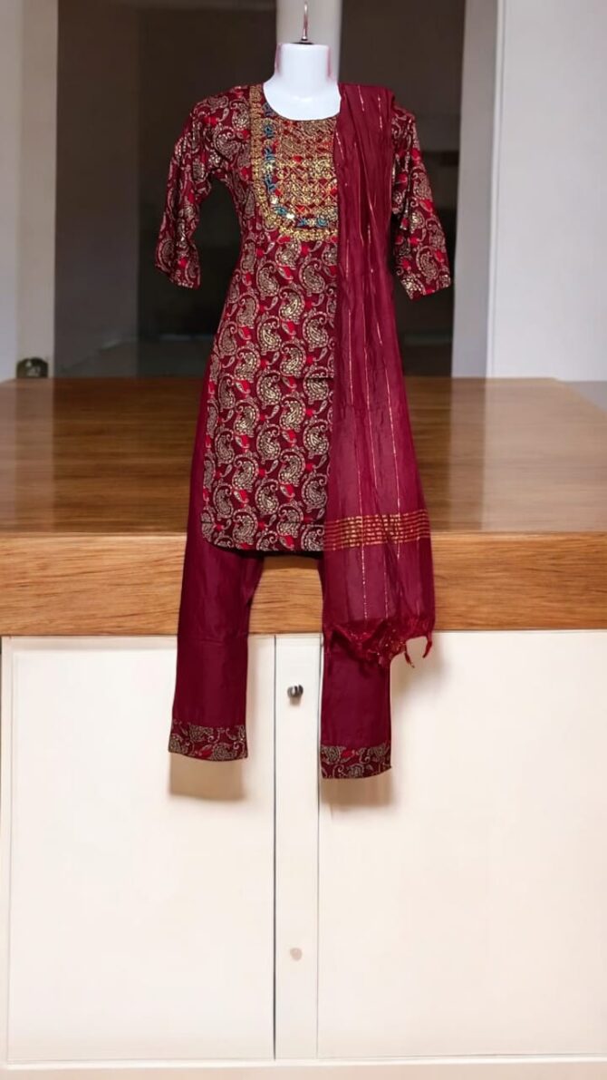 Reyon Foil Three Piece Salwar Suit