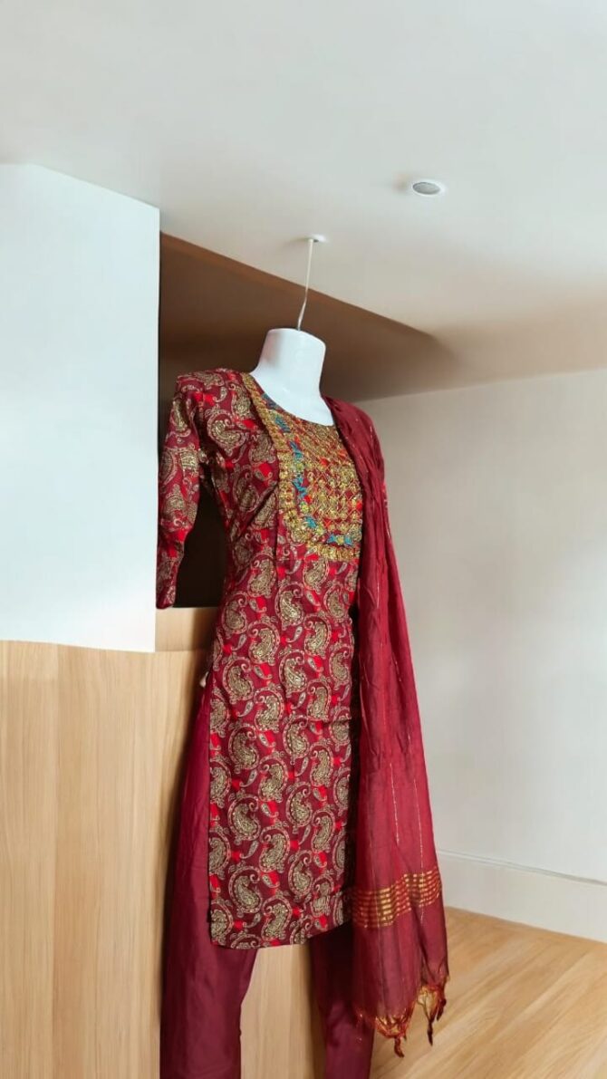 Reyon Foil Three Piece Salwar Suit